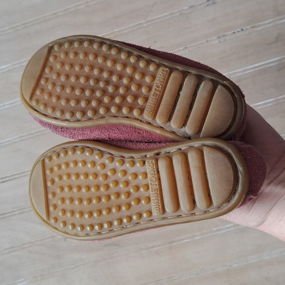 Minnetonka Thunderbird Leather Girl's Moccasin Native American HandBeaded - Picture 4 of 12